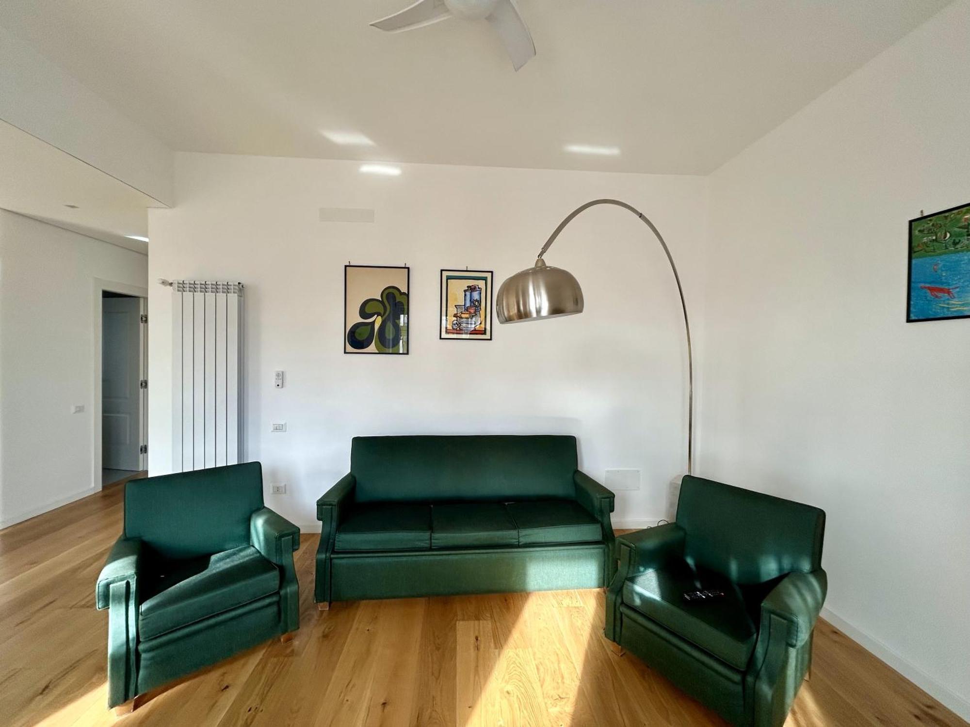 A Casa Di Roberta Apartment ซาแลร์โน ภายนอก รูปภาพ