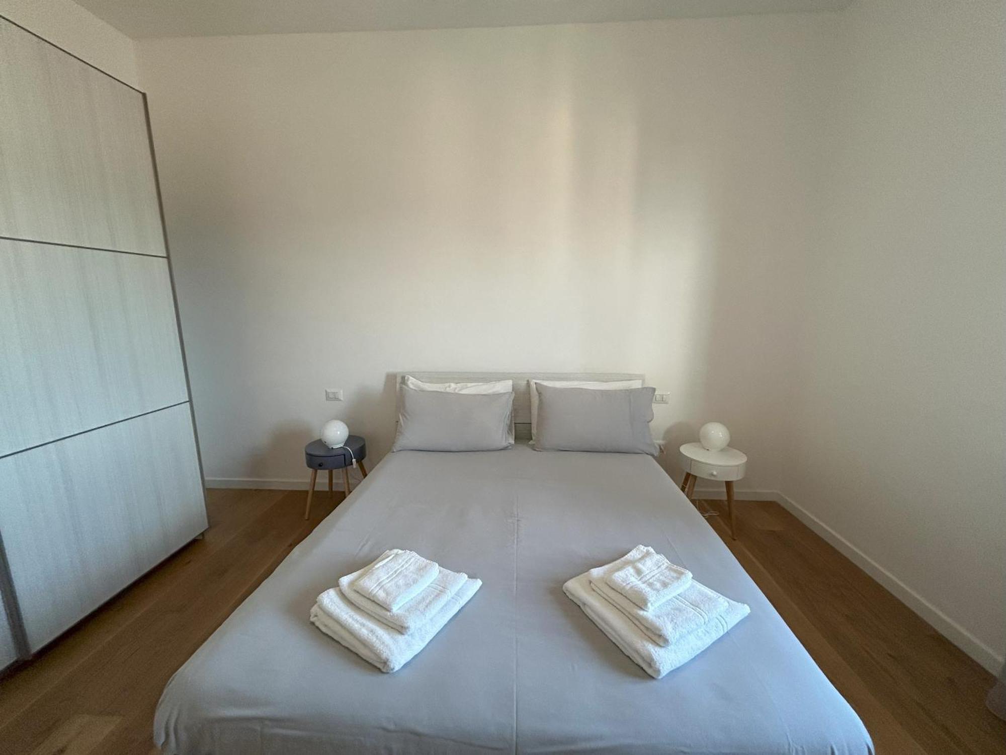 A Casa Di Roberta Apartment ซาแลร์โน ภายนอก รูปภาพ